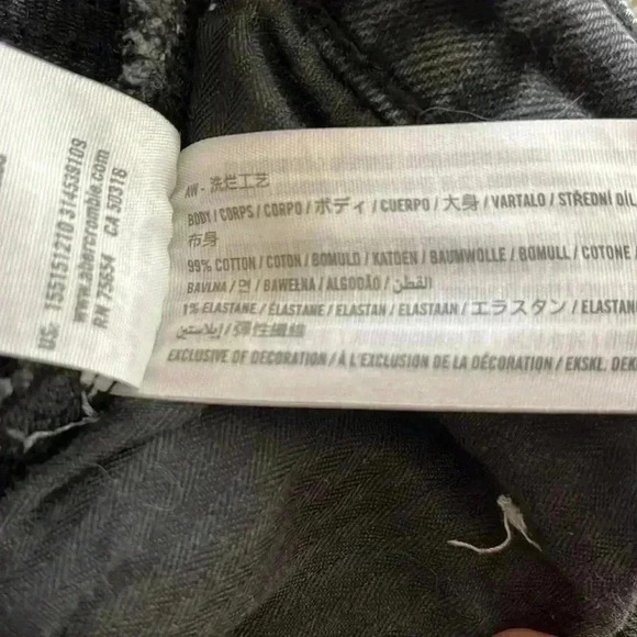 Abercrombie 90’s Straight Ultra High Rise Curve Love Black Distressed Jeans 10R - Picture 14 of 15